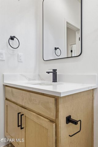 708 Cedarwood Avenue, Horizon City, TX 79928