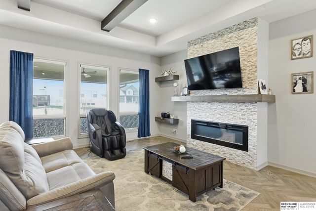 10233 Caspian Drive, Papillion, NE 68046