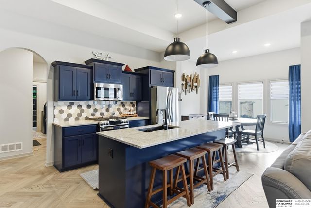 10233 Caspian Drive, Papillion, NE 68046