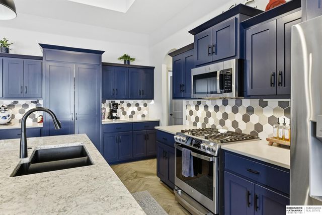 10233 Caspian Drive, Papillion, NE 68046