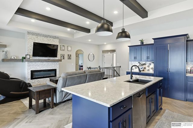 10233 Caspian Drive, Papillion, NE 68046