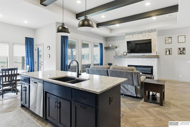 10233 Caspian Drive, Papillion, NE 68046