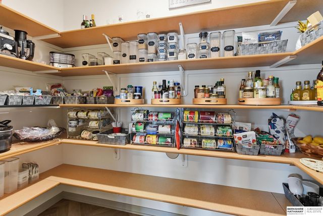 10233 Caspian Drive, Papillion, NE 68046