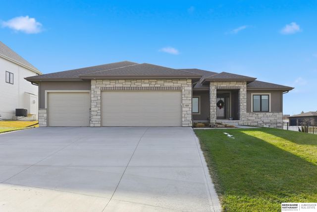 10233 Caspian Drive, Papillion, NE 68046