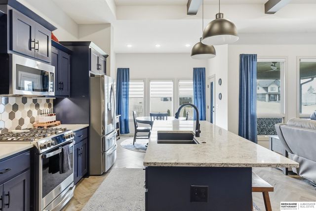 10233 Caspian Drive, Papillion, NE 68046