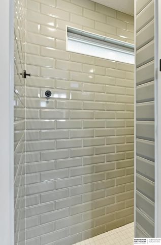 10233 Caspian Drive, Papillion, NE 68046