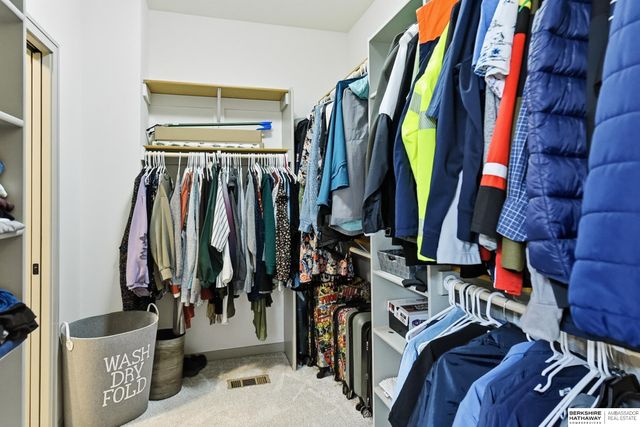 10233 Caspian Drive, Papillion, NE 68046