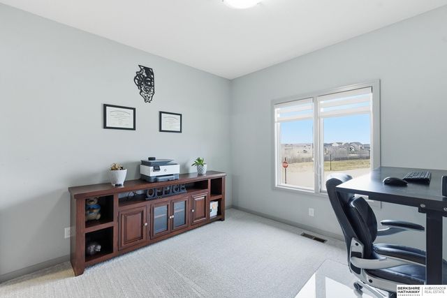 10233 Caspian Drive, Papillion, NE 68046