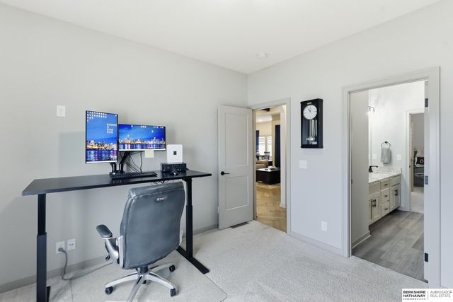 10233 Caspian Drive, Papillion, NE 68046