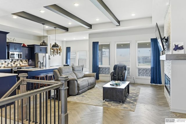 10233 Caspian Drive, Papillion, NE 68046