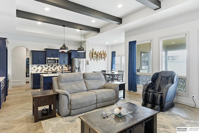 10233 Caspian Drive, Papillion, NE 68046