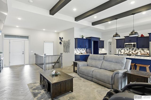 10233 Caspian Drive, Papillion, NE 68046