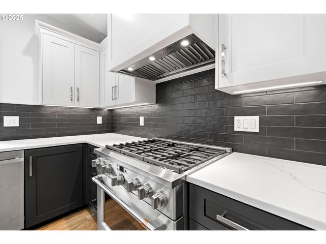 1200 Sw AUTUMN Way, Troutdale, OR 97060