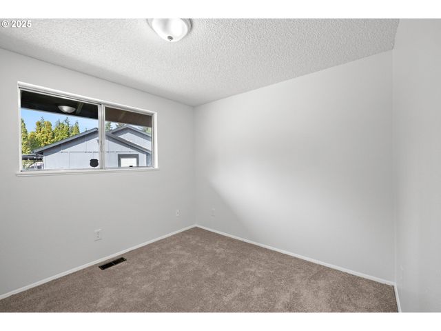 1200 Sw AUTUMN Way, Troutdale, OR 97060