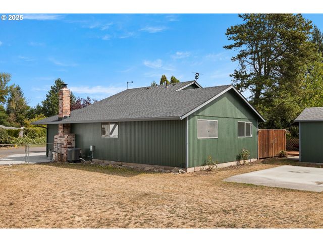 1200 Sw AUTUMN Way, Troutdale, OR 97060