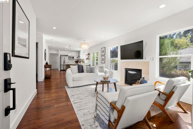 3920 3920 Edgemoor Pl, Oakland, CA 94605