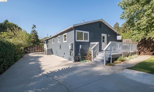 3920 3920 Edgemoor Pl, Oakland, CA 94605