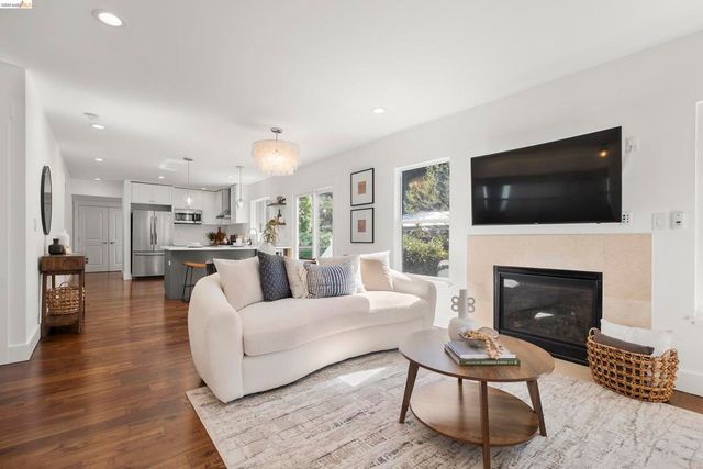 3920 3920 Edgemoor Pl, Oakland, CA 94605