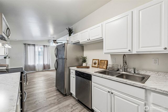 13039 24th Avenue S, Seattle, WA 98168
