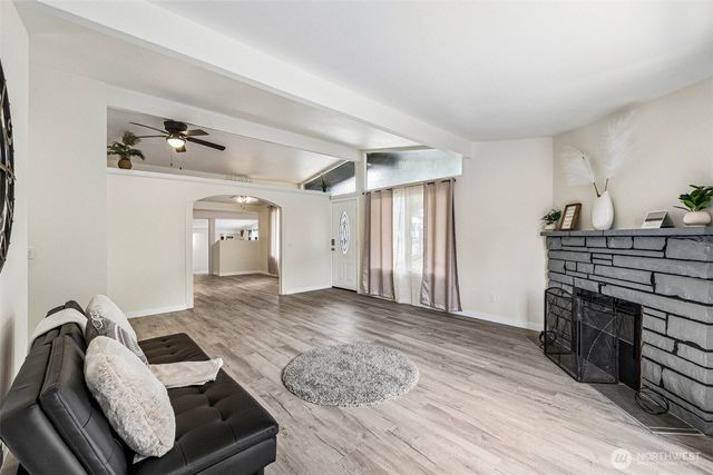 13039 24th Avenue S, Seattle, WA 98168