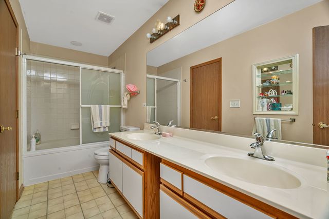 2750 shelly Lane, Aurora, IL 60504