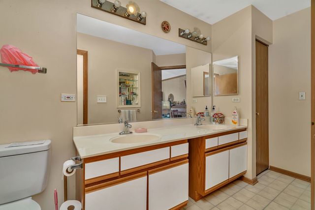 2750 shelly Lane, Aurora, IL 60504