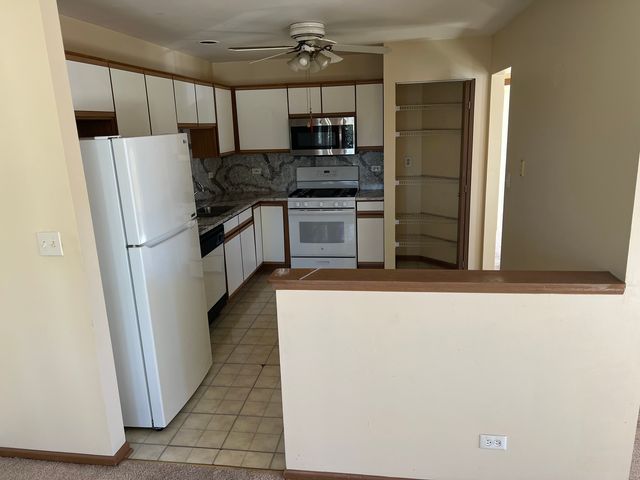 2750 shelly Lane, Aurora, IL 60504