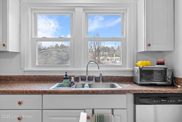 176 N Ewing Ave, Louisville, KY 40206