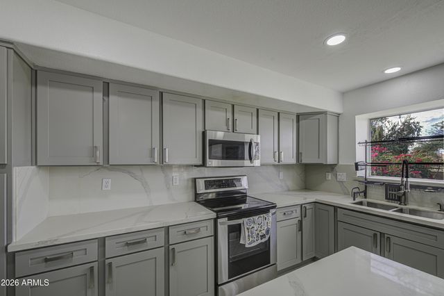 12403 W Monte Vista Road, Avondale, AZ 85392