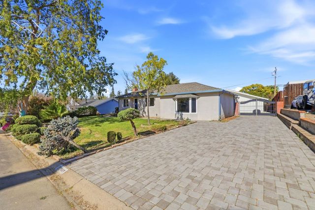 22141 Wallace Drive, Cupertino, CA 95014