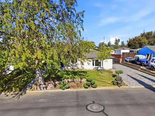 22141 Wallace Drive, Cupertino, CA 95014