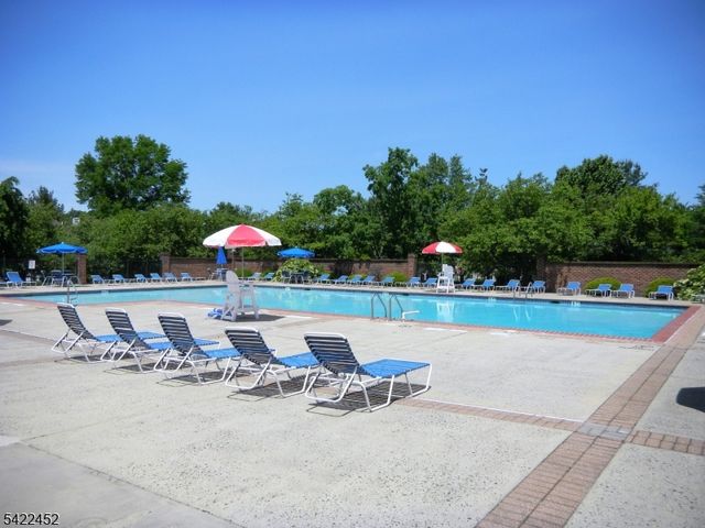 54 Lindsey Ct 54, Franklin Twp., NJ 08823