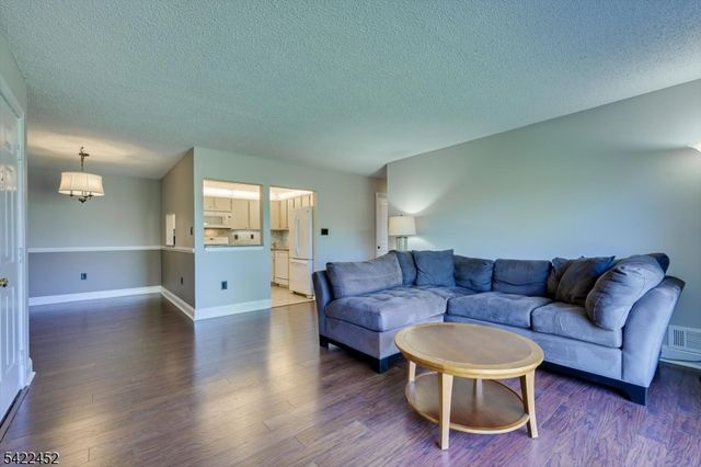 54 Lindsey Ct 54, Franklin Twp., NJ 08823