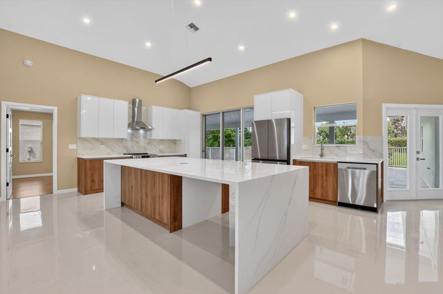 22201 Collington Drive, Boca Raton, FL 33428
