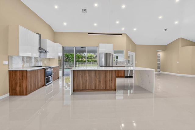 22201 Collington Drive, Boca Raton, FL 33428