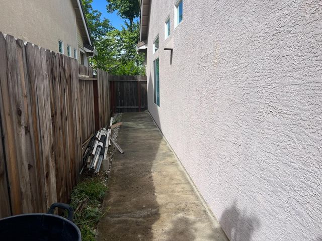 8613 Aviary Woods Way, Elk Grove, CA 95624