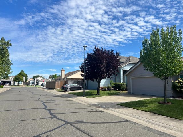 8613 Aviary Woods Way, Elk Grove, CA 95624