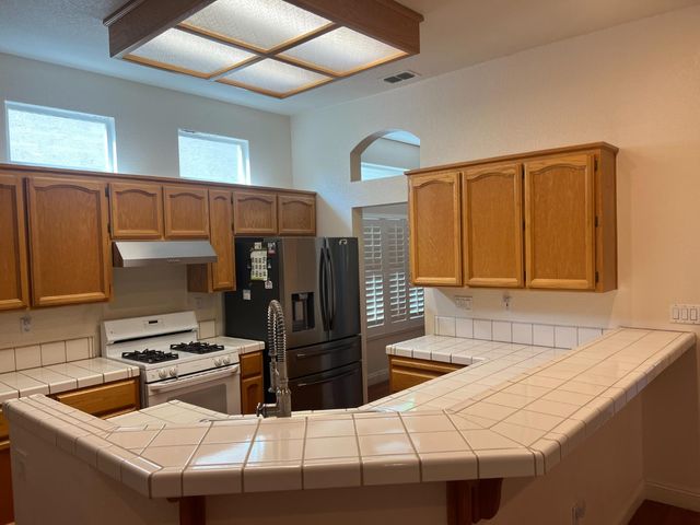 8613 Aviary Woods Way, Elk Grove, CA 95624