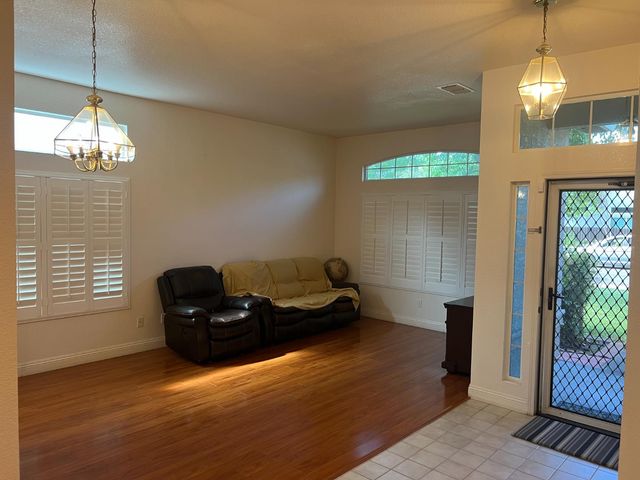 8613 Aviary Woods Way, Elk Grove, CA 95624