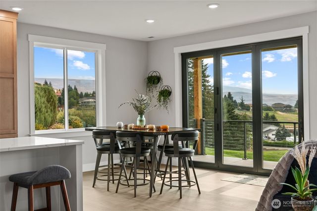 838 Autumn Crest Drive, Wenatchee, WA 98801