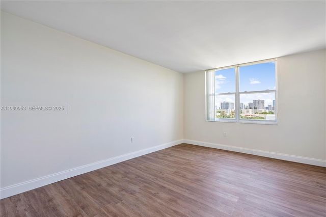 17890 W Dixie Hwy 606 606, North Miami Beach, FL 33160
