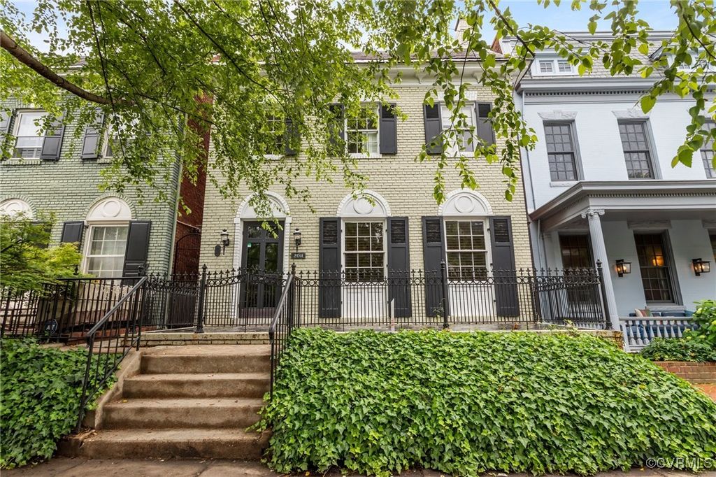 2011 Grove Ave, Richmond, VA 23220