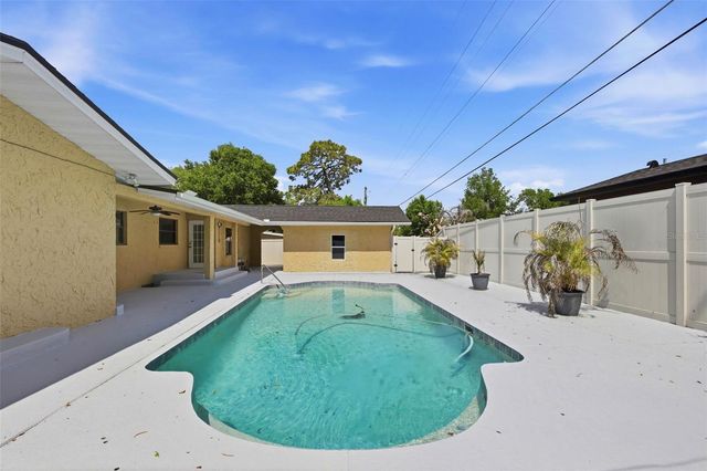 3707 PELICAN LANE, Orlando, FL 32803