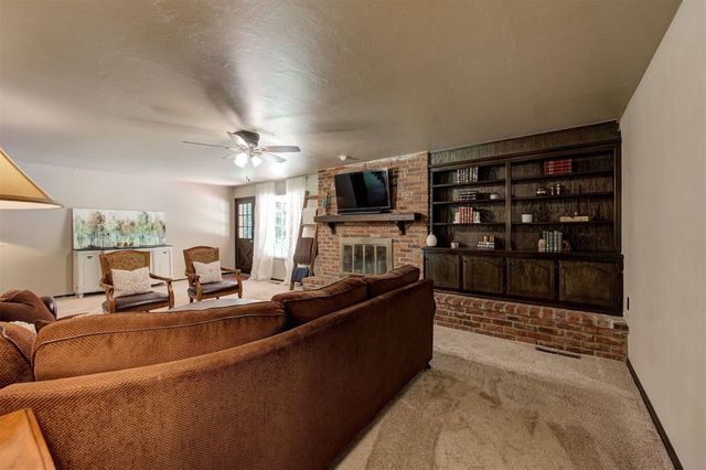5701 NW Briarwood Road, Edmond, OK 73025