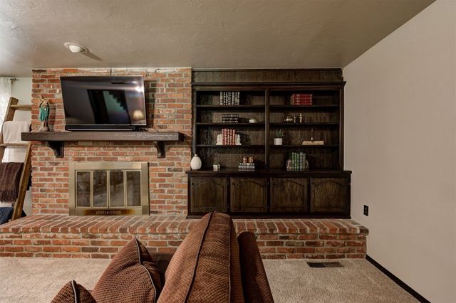 5701 NW Briarwood Road, Edmond, OK 73025