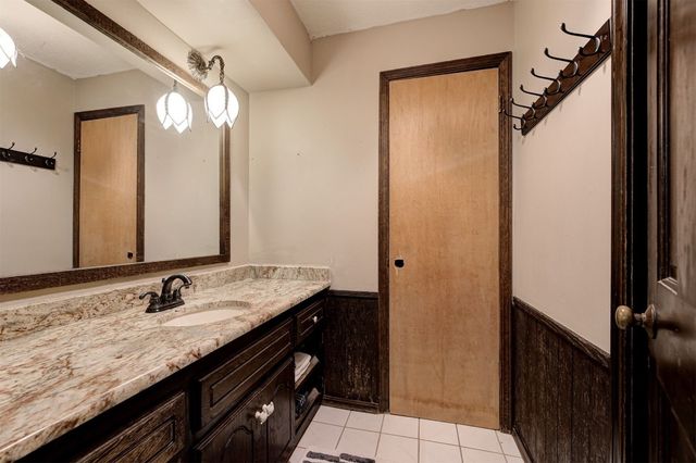 5701 NW Briarwood Road, Edmond, OK 73025