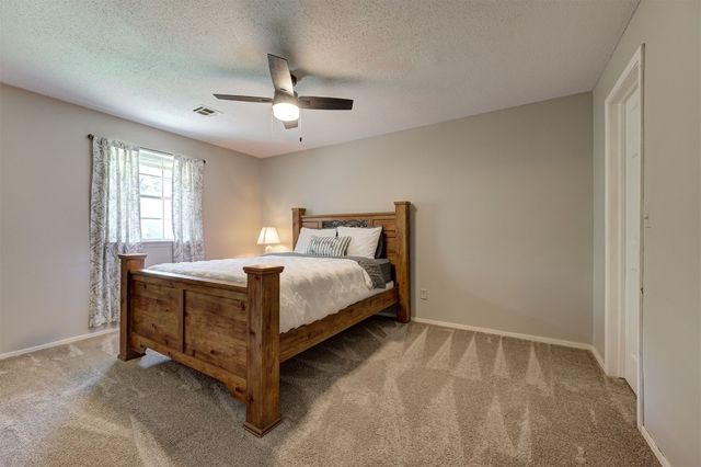 5701 NW Briarwood Road, Edmond, OK 73025