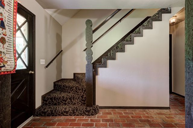 5701 NW Briarwood Road, Edmond, OK 73025