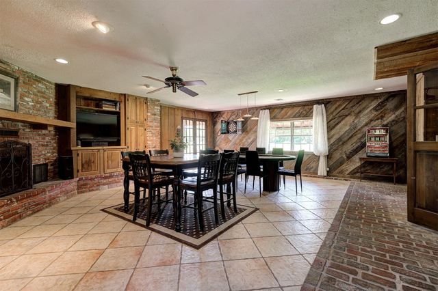 5701 NW Briarwood Road, Edmond, OK 73025
