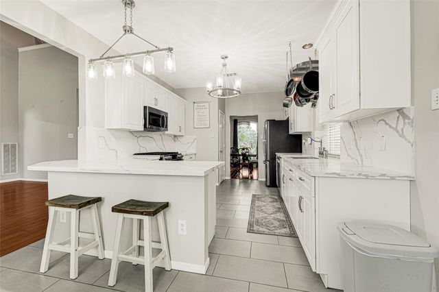 2205 W Van Trease Drive, Deer Park, TX 77536